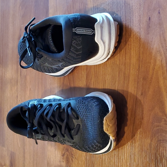 Mizuno Waverider 24 - Picture 2 of 4